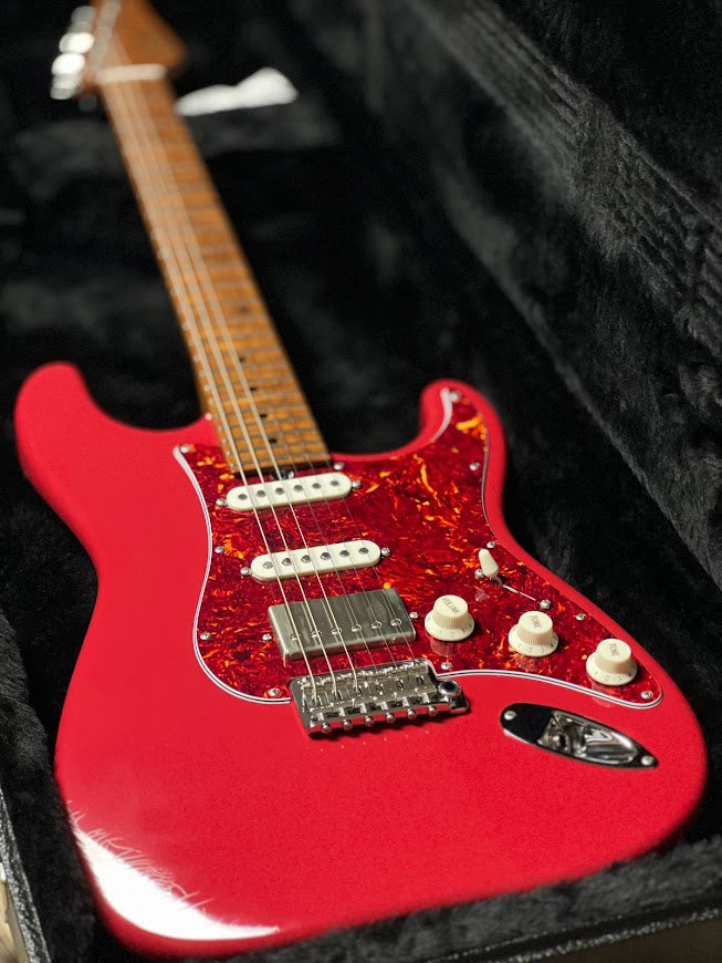 Suhr Classic Custom Antique in Dakota Red