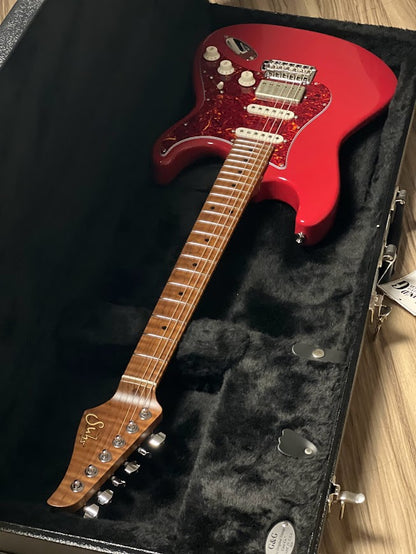 Suhr Classic Custom Antique in Dakota Red