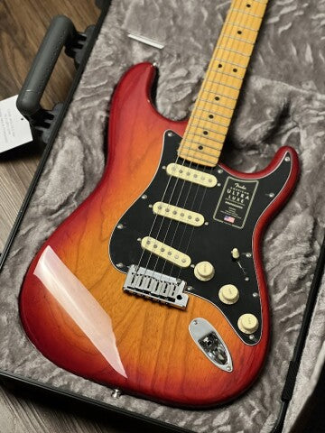 Fender American Ultra Luxe Stratocaster with Maple FB in Plasma Red Burst