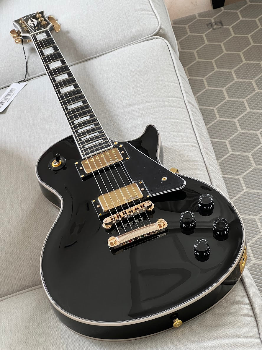 Soloking SLC60 in Black Beauty with Gold Hardware