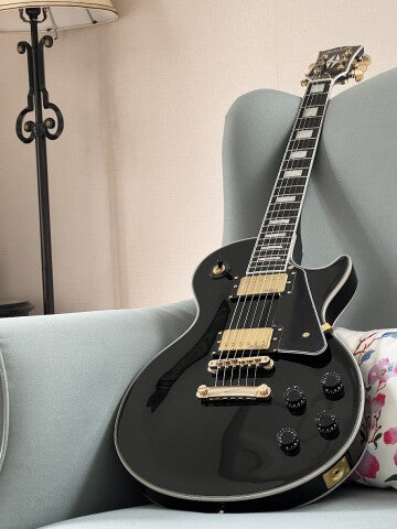 Soloking SLC60 in Black Beauty with Gold Hardware