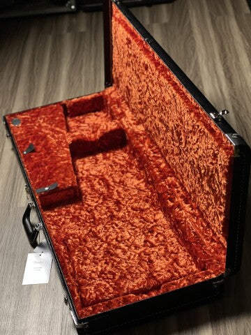 Fender Deluxe Strat/Tele Guitar Case in Black w/ Orange Plush Interior