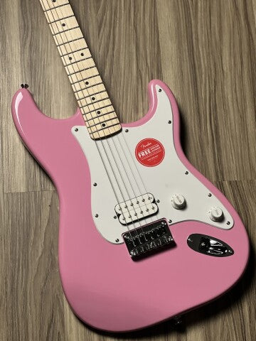 Squier Sonic Stratocaster HT H พร้อมปิ๊กการ์ดสีขาวพร้อม Maple FB สี Flash Pink