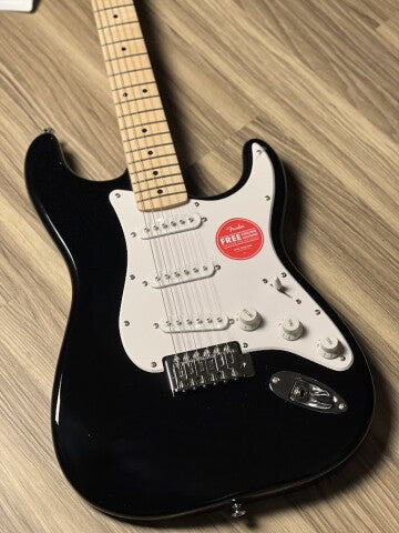 Squier Sonic Stratocaster w/White Pickguard with Maple FB in Black