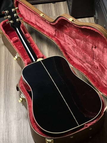 Gibson Elvis Dove Acoustic in Ebony with Case