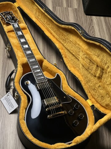 Gibson Les Paul Custom Ebony Fingerboard Gloss Ebony พร้อมเคส CS300235