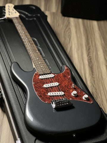 Sterling โดย Music Man Cutlass CT30SSS กับ Laurel FB สี Charcoal Frost