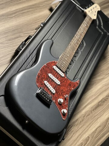 Sterling โดย Music Man Cutlass CT30SSS กับ Laurel FB สี Charcoal Frost