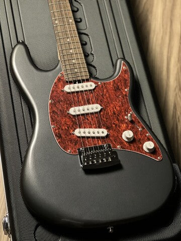 Sterling โดย Music Man Cutlass CT30SSS กับ Laurel FB สี Charcoal Frost