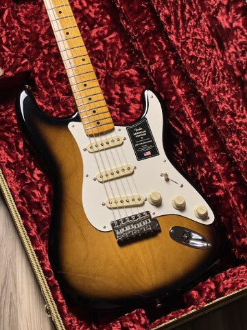Fender American Vintage II 57 Stratocaster with Maple FB in 2-Tone Sunburst