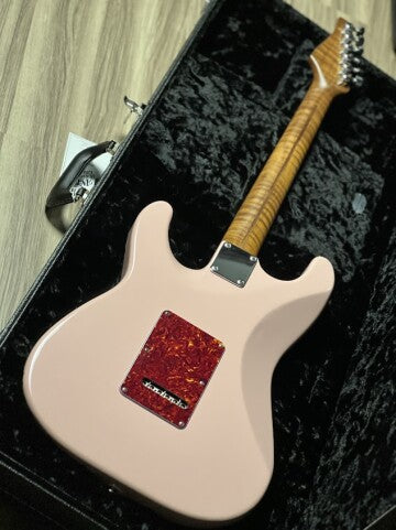 Suhr Classic Custom Antique in Shell Pink