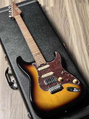 SLX Hawk Classic 22 HSS ใน 3-Tone Sunburst พร้อม Roasted Maple FB 