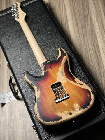 SQOE SEST970 HSS with Reversed Headstock in 3-Tone Sunburst Heavy Relic