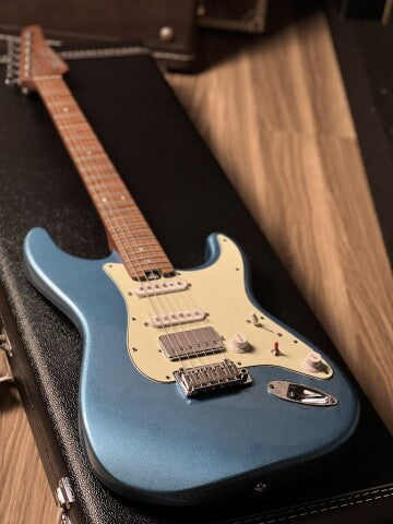 SLX Hawk Classic 22 HSS in Lake Placid Blue with Roasted Maple FB