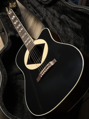 Gibson Jerry Cantrell Songwriter in Ebony w/Case