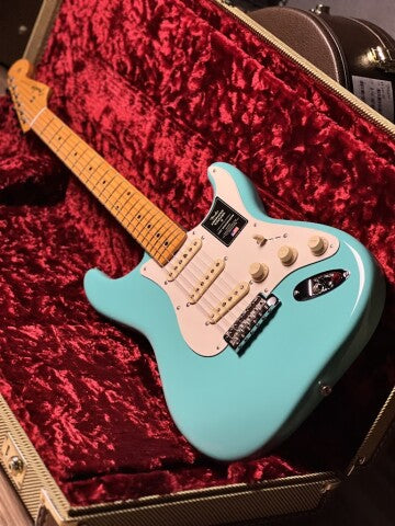 Fender American Vintage II 57 Stratocaster with Maple FB in Sea