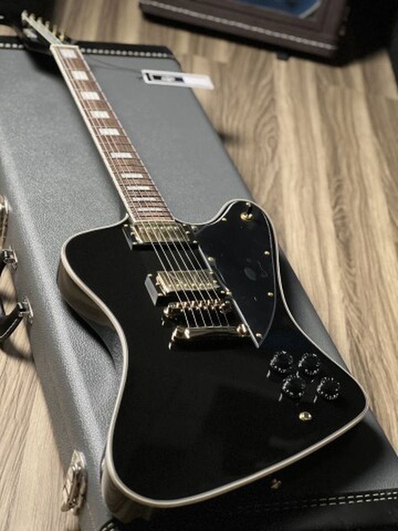 Soloking FB Custom in Black Beauty with Gold Hardware JESCAR