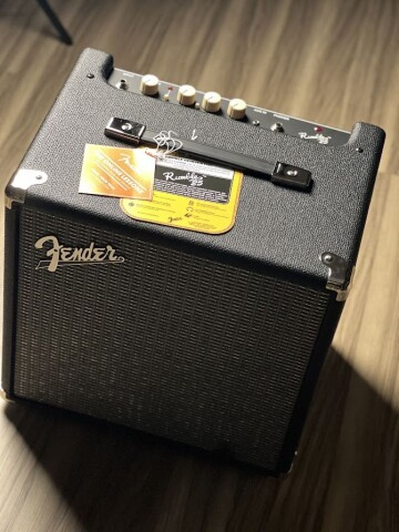 Fender Rumble 25 V3 Bass Combo Amplifier, 230V สหราชอาณาจักร