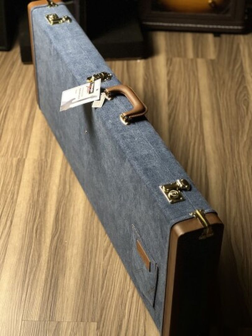 Fender X Wrangler Denim Case For Stratocaster / Telecaster in Indigo