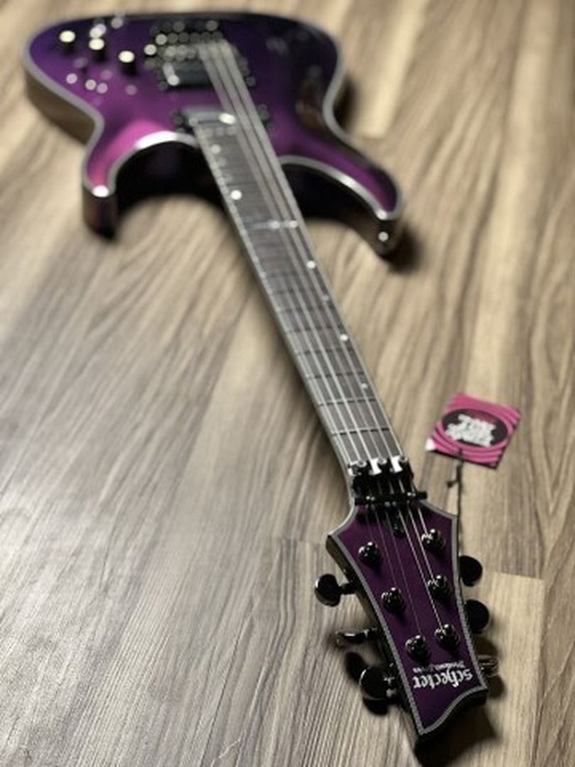 Schecter Hellraiser Hybrid C-1 FR S UV ในอัลตร้าไวโอเล็ต