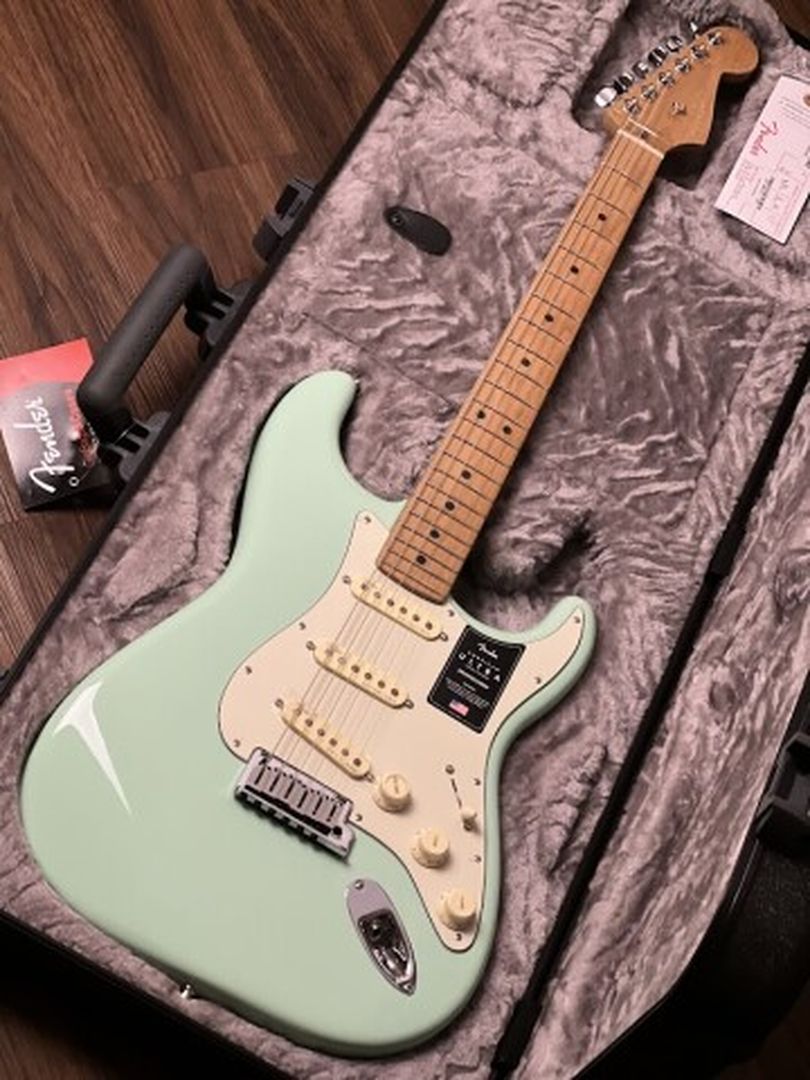 Fender FSR American Ultra Stratocaster with Maple FB in Surf Green