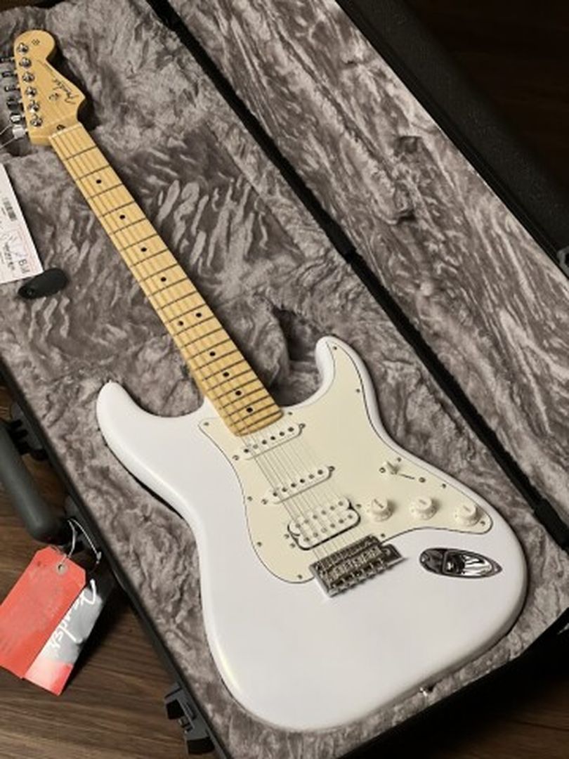 Fender Limited Edition Juanes Stratocaster with Maple FB in Luna White