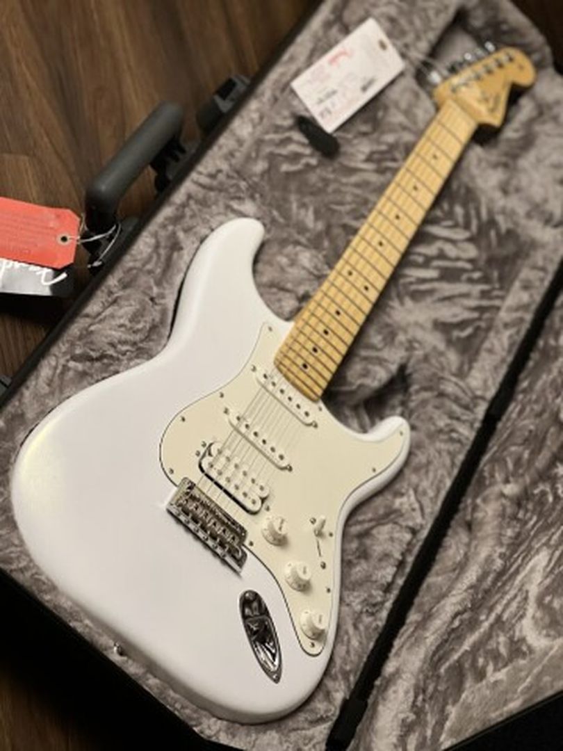 Fender Limited Edition Juanes Stratocaster with Maple FB in Luna White