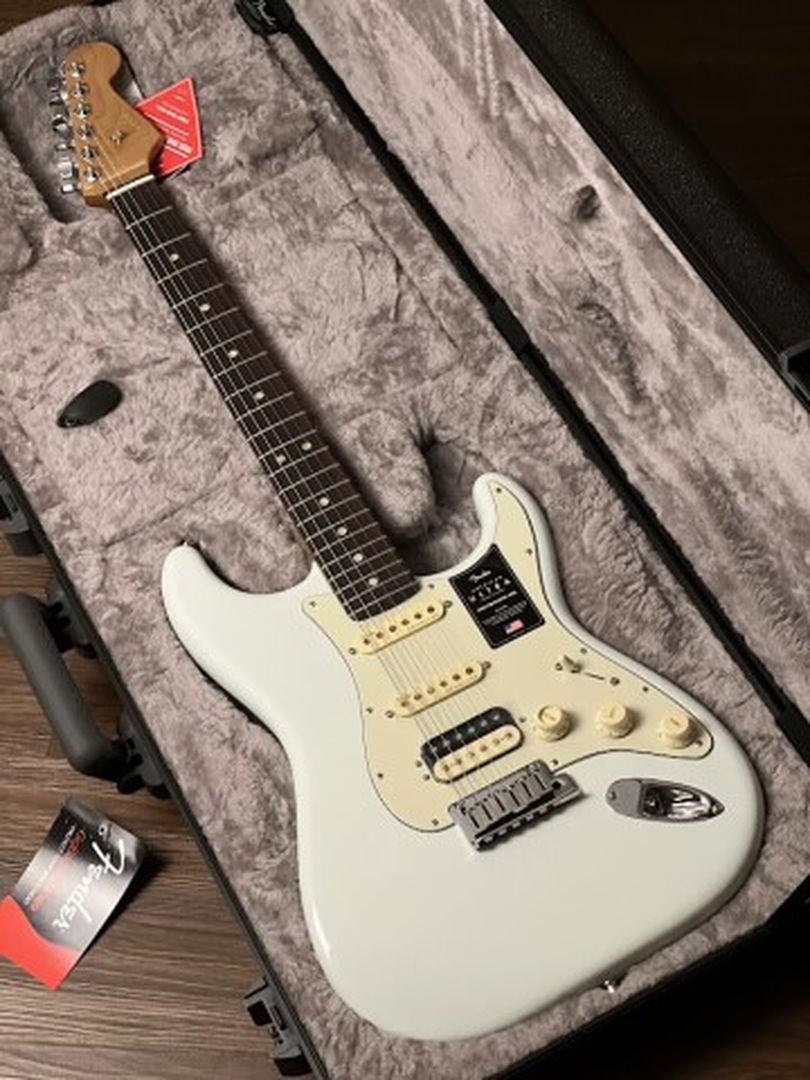 Fender FSR American Ultra HSS Stratocaster พร้อม RW FB สี Sonic Blue