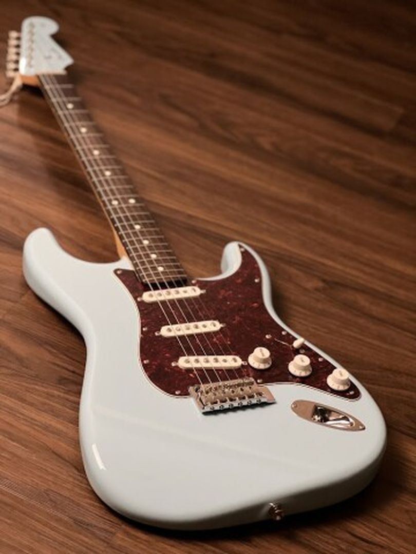 ギター Fender FSR Traditional II Stratocaster Fender FSR Collection Hybrid II Stratocaster with RW FB in