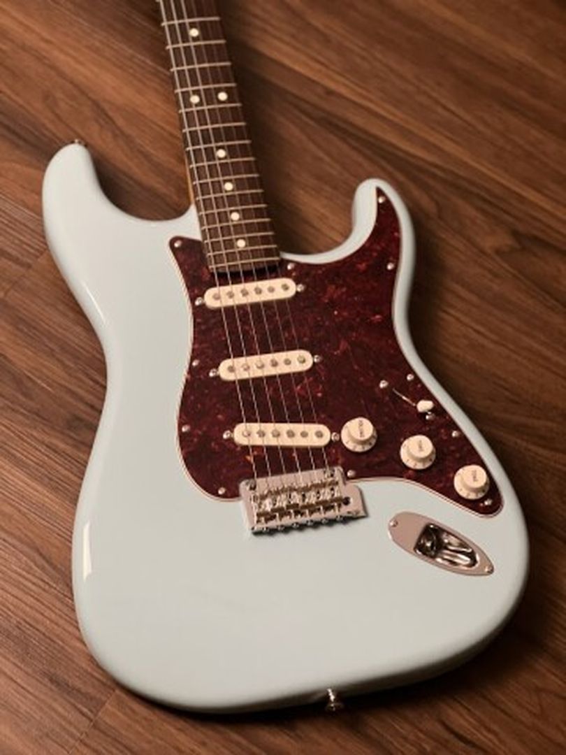 Fender FSR Collection Hybrid II Stratocaster with RW FB in Daphne