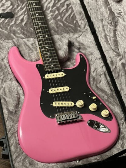 Fender FSR American Ultra Stratocaster พร้อม Ebony FB สี Bubble Gum Metallic