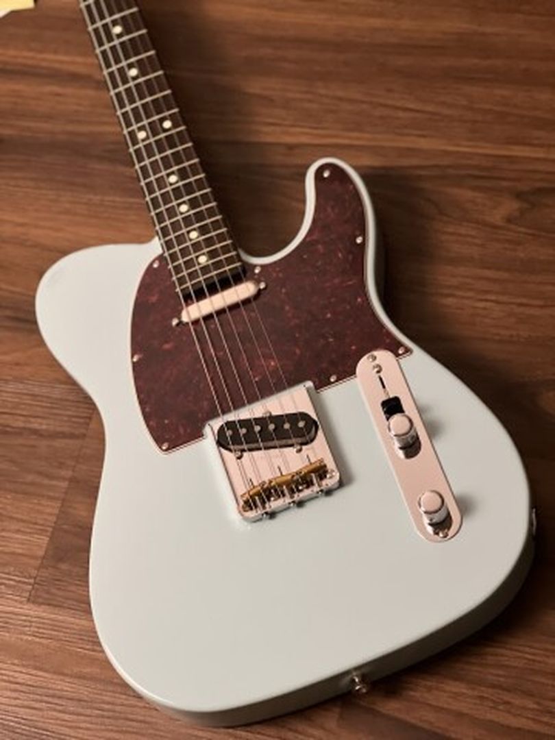 Fender FSR Collection Hybrid II Telecaster with RW FB in Daphne Blue