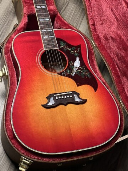 Gibson Dove Original ใน Vintage Cherry Sunburst พร้อมเคส