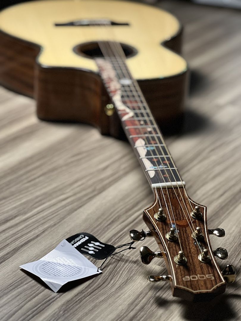 SQOE Spain A8-SK Bevel Cut Full Solid Acoustic Electric in Natural with Fishman Sonitone