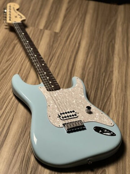 Fender Limited Edition Tom DeLonge Stratocaster พร้อม RW FB ใน Daphne Blue