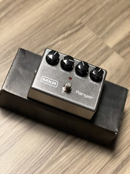 mxr flanger doubler pedal MXR M-117RE Flanger – nafiriguitar.com