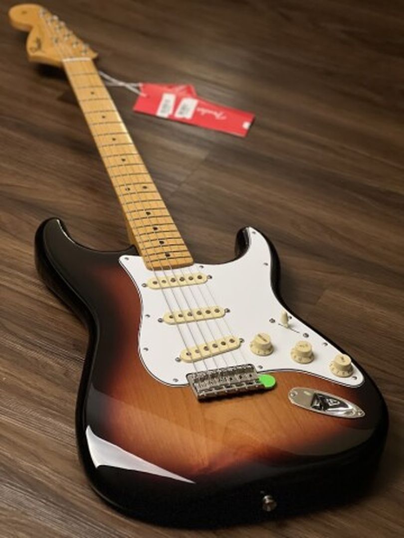 Fender Jimi Hendrix Signature Stratocaster with Maple FB in 3-Tone Sunburst