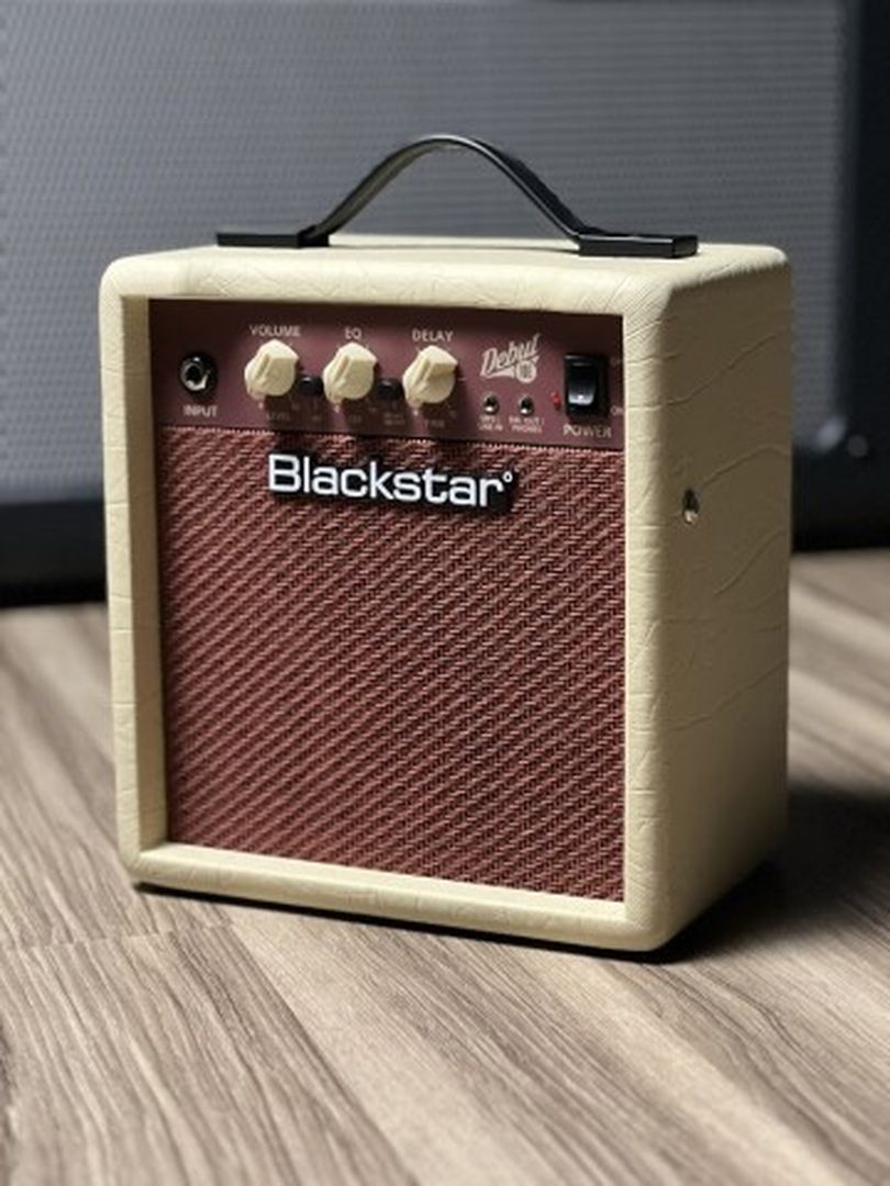 Blackstar Debut 10E 2x3-Inch 10-Watt Combo Amp in Cream/Oxblood