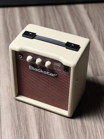 Blackstar Debut 10E 2x3-Inch 10-Watt Combo Amp in Cream/Oxblood