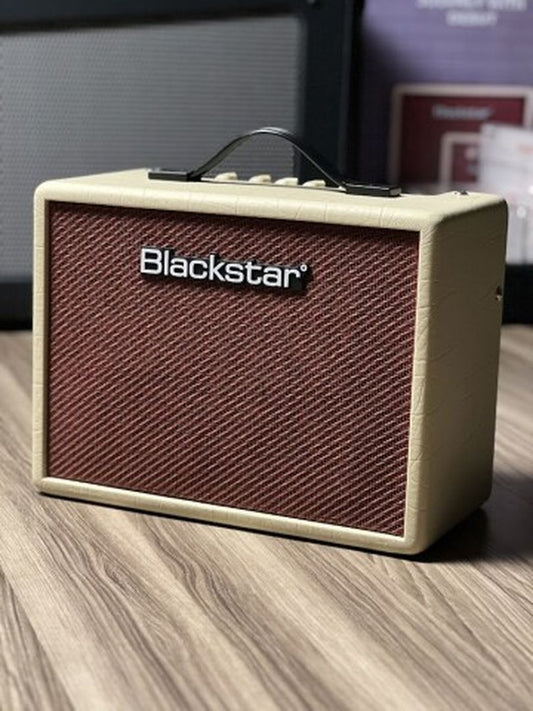 Blackstar Debut 15E 2x3-Inch 15-Watt Combo Amp in Cream/Oxblood