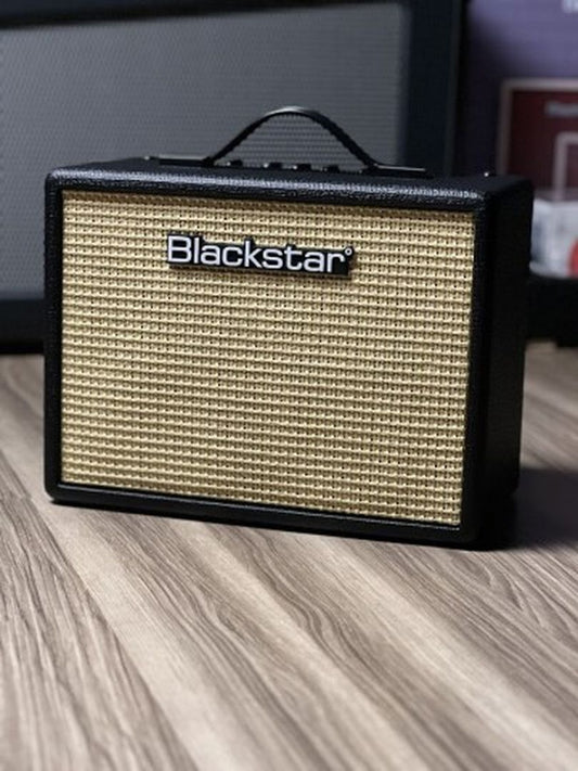 Blackstar Debut 15E 2x3-Inch 15-Watt Combo Amp in Black