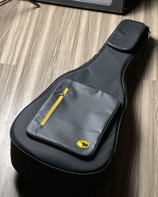 Octa's Gigbag Armor Accoustic Guitar