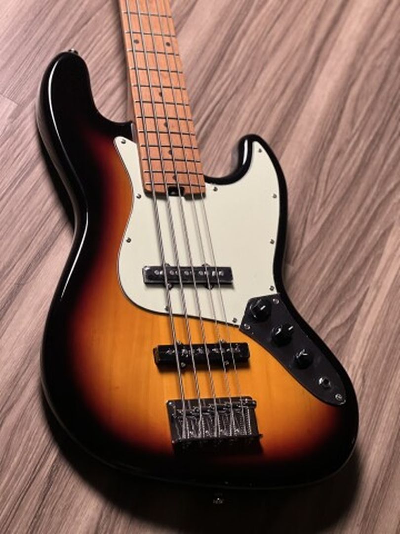 SQOE SJB650 ROASTED MAPLE SERIES 5 String in 3-Tone Sunburst