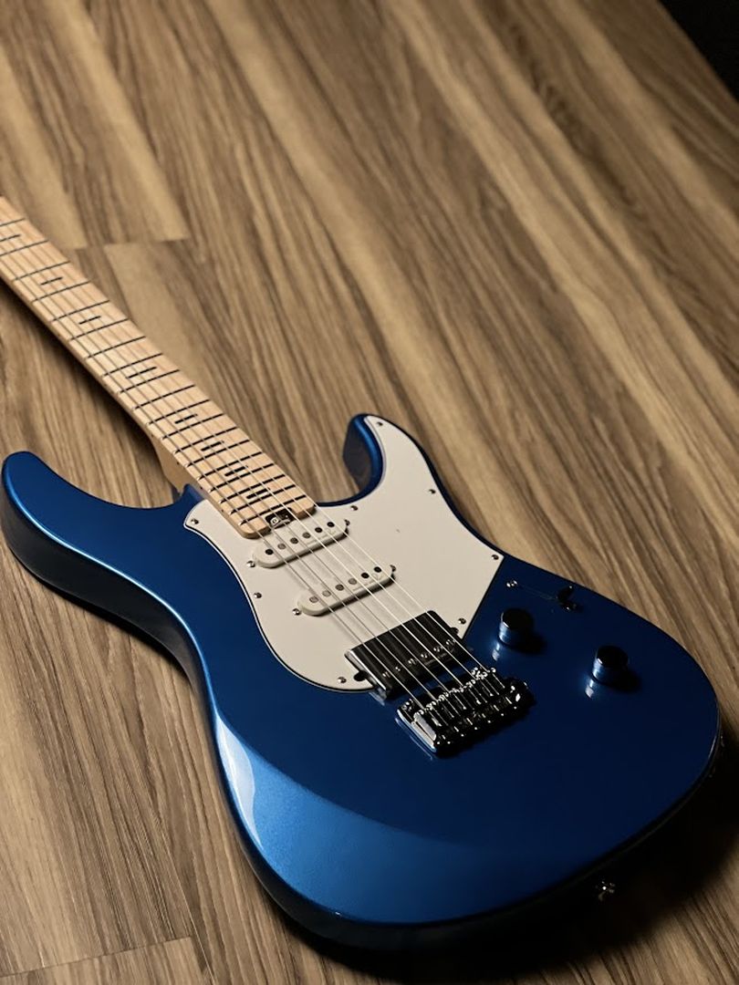 Yamaha Pacifica Standard Plus PACS+12M SB with Maple in Sparkle Blue