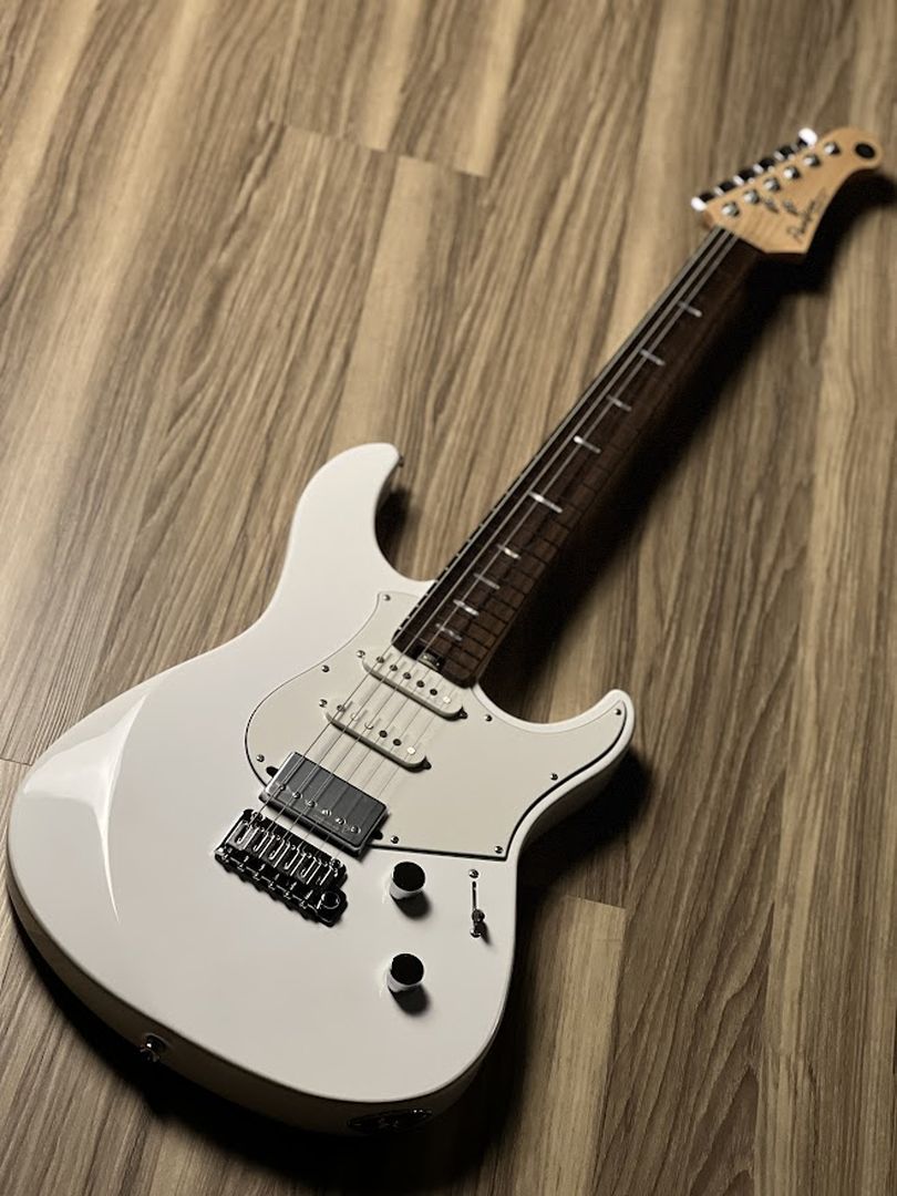 Yamaha Pacifica Standard Plus PACS+12 SWH with Rosewood in Shell White