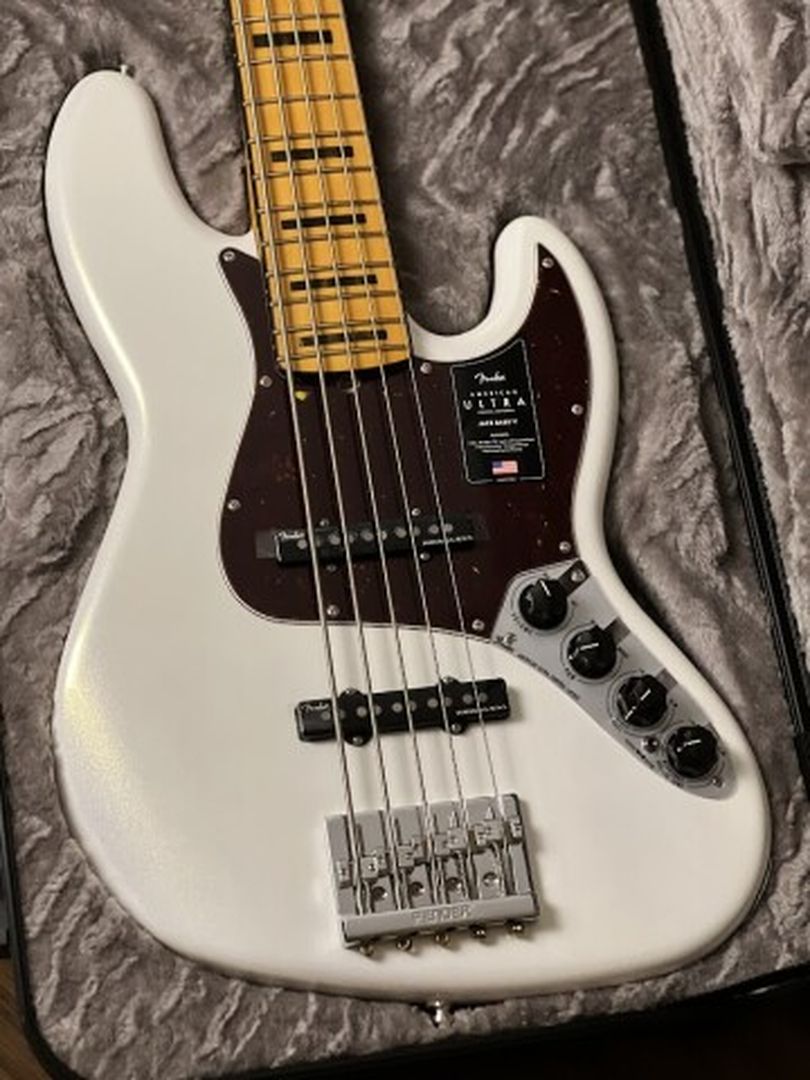 Fender American Ultra 5-String Jazz Bass Guitar with Maple FB in Arctic Pearl